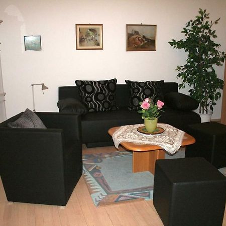 70m² großes Apartment mit Gartenzugang Wenen Buitenkant foto