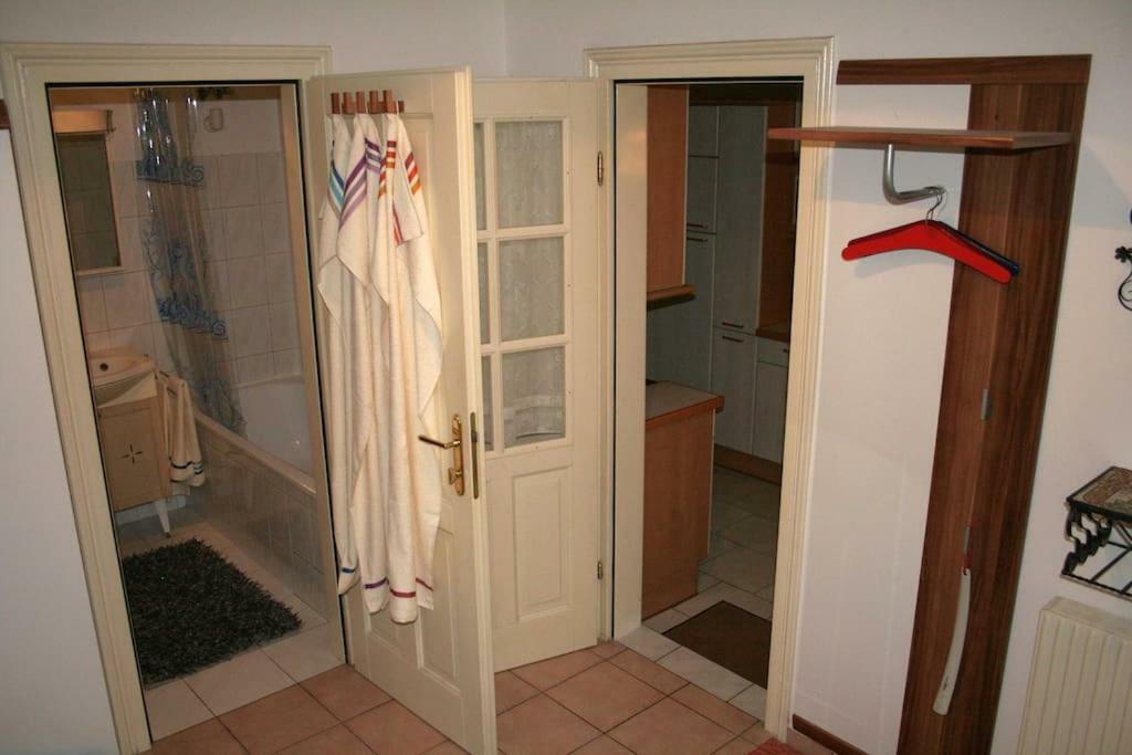 70m² großes Apartment mit Gartenzugang Wenen Buitenkant foto