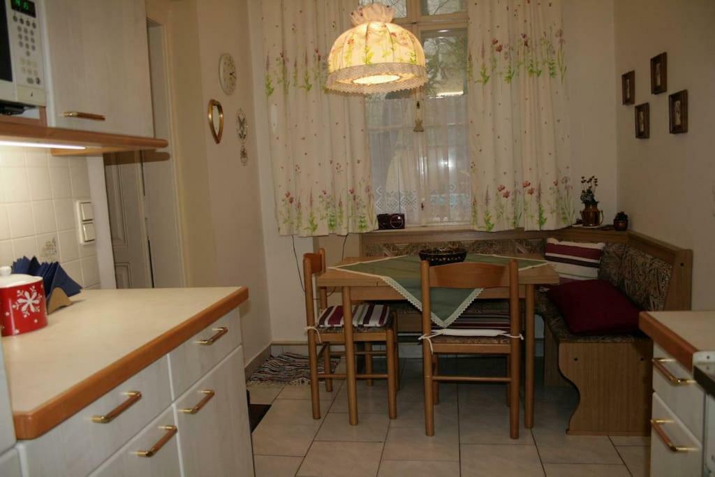 70m² großes Apartment mit Gartenzugang Wenen Buitenkant foto
